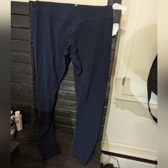 Lululemon Align Leggings (2) Size 8 - Picture 2 of 3